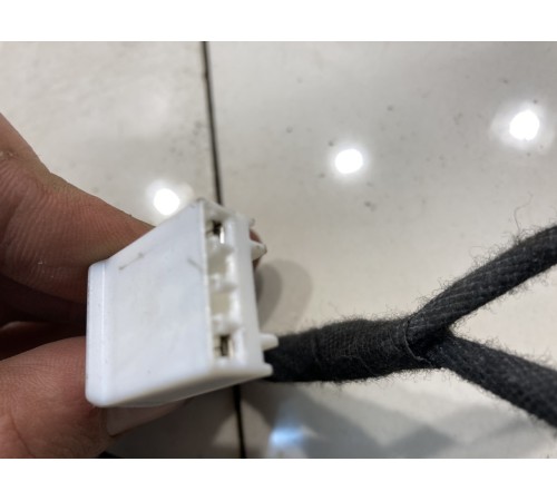 Электропроводка двери (задняя, левая)