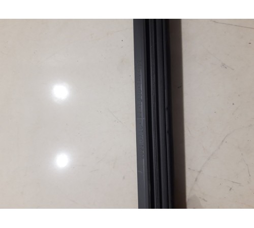 Уплотнитель стекла (передний левый внутренний)