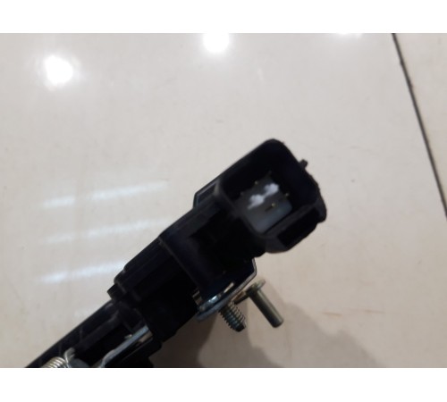 Замок открывания средней двери(левый)