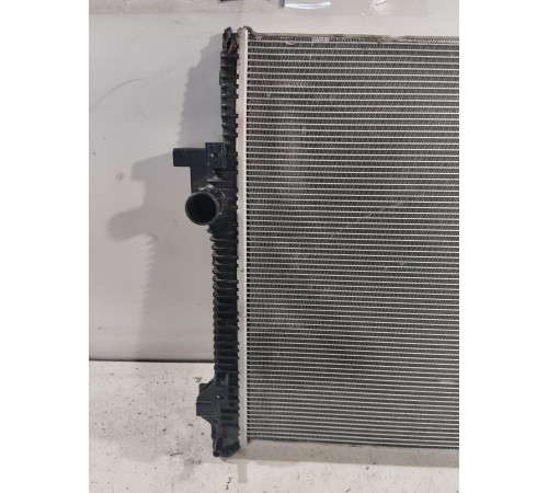 Радиатор охлаждения двигателя