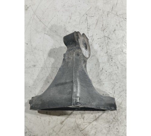 Кронштейн(крепление) двигателя передний левый