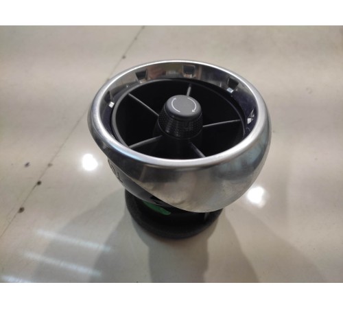 Воздушный дефлектор (правый)