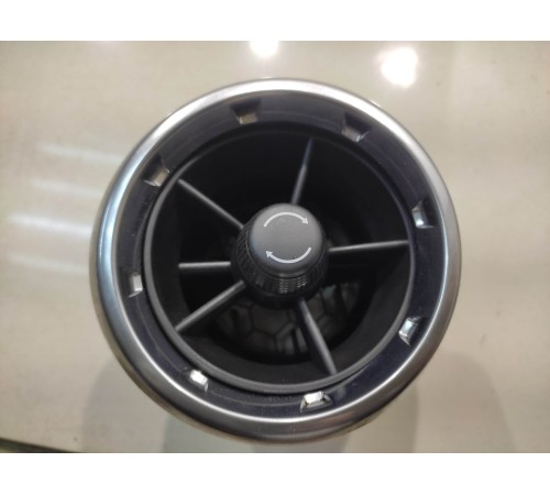 Воздушный дефлектор (правый)