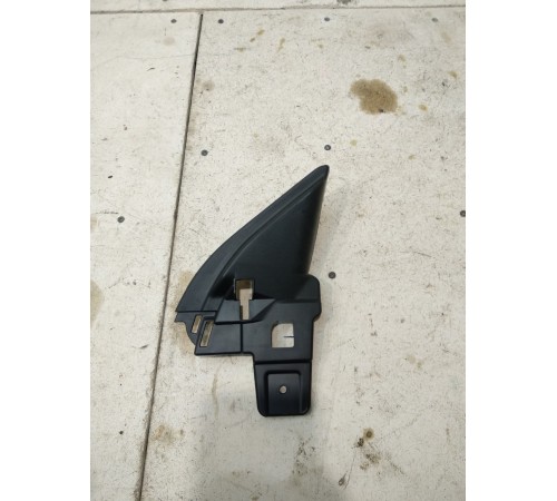 Накладка двери передней правой уголок внутренний