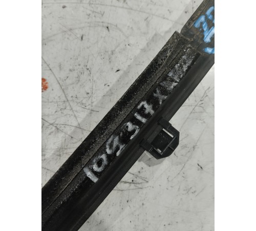 Уплотнитель стекла (задний правый наружный)