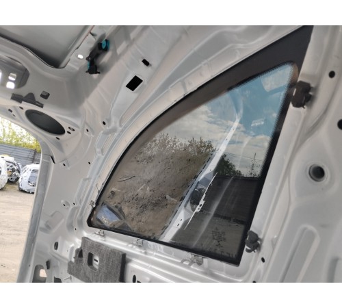 Глухое стекло заднее левое