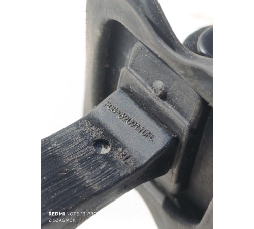 Ограничитель двери задний левый