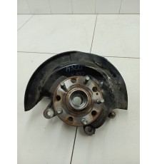 Кулак поворотный передний левый