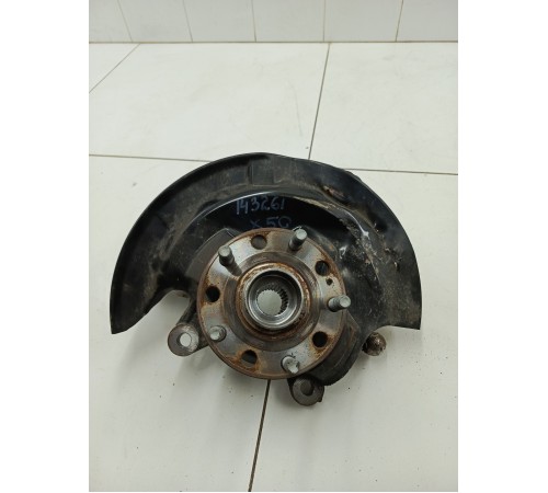 Кулак поворотный передний левый