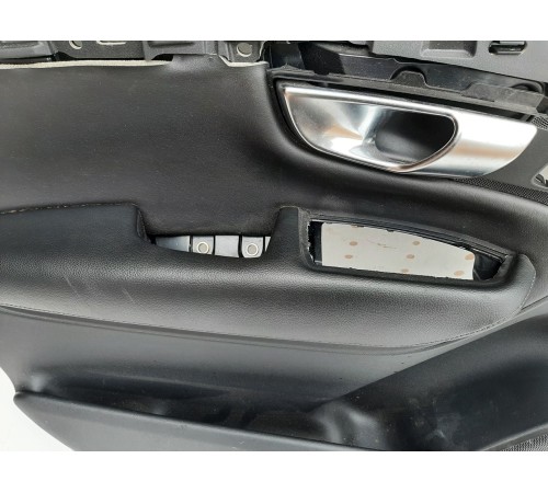 Обшивка двери передняя левая