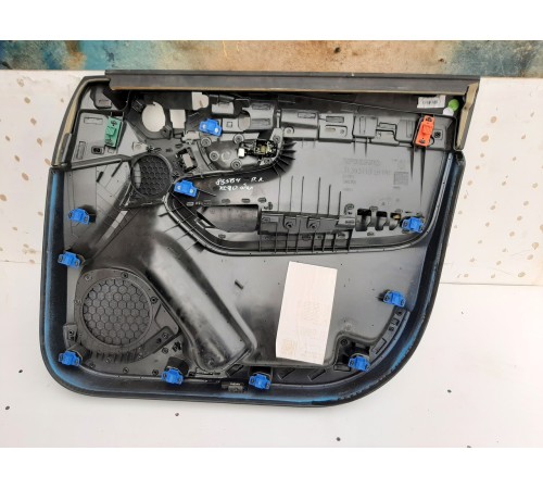 Обшивка двери передняя левая