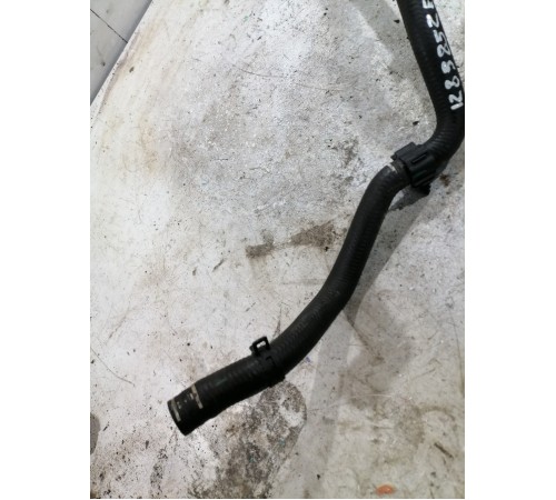 Патрубок системы охлаждения