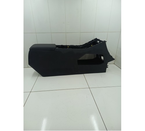 Центральная консоль с подлокотником