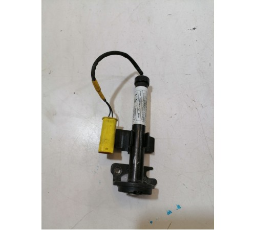 Пиропатрон петли капота правый