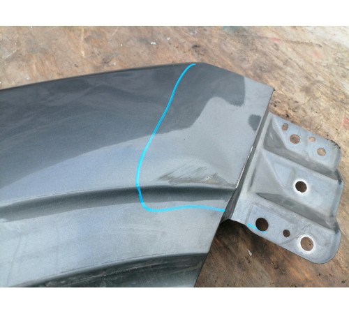 Крыло переднее правое