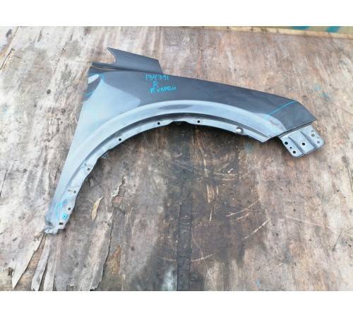 Крыло переднее правое