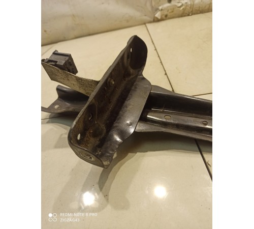 Кронштейн кузова