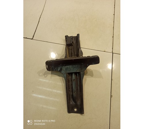 Кронштейн кузова