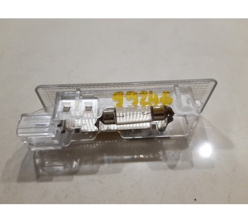 Плафон внутреннего освещения салона