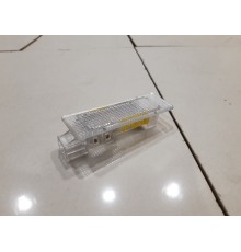 Плафон внутреннего освещения салона