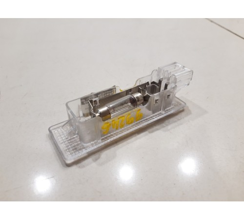 Плафон внутреннего освещения салона