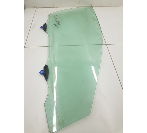 Стекло двери переднее правое