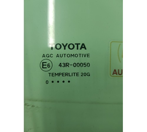 Стекло двери переднее правое