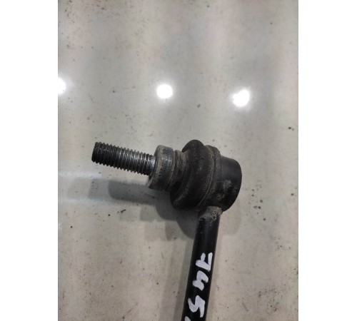 Стойка стабилизатора (задняя, правая)