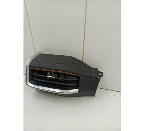 Дефлектор воздушный левый