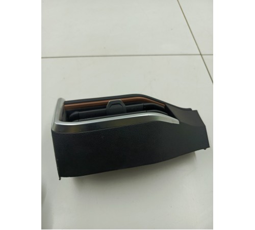 Дефлектор воздушный левый