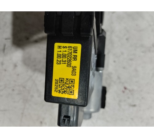 Моторчик стеклоподъемника задний правый