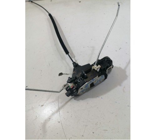  Замок двери передний левый