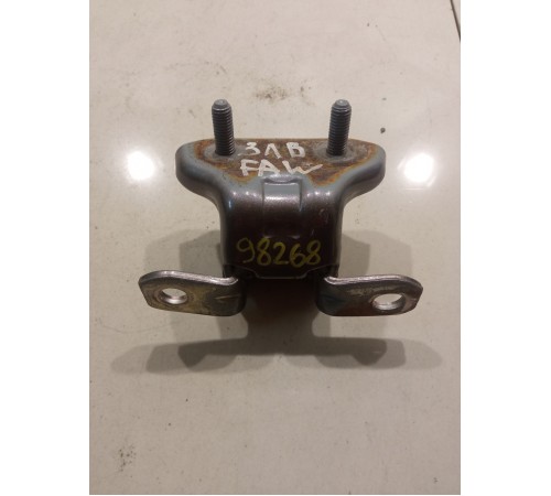 Петля двери(задняя левая верхняя)