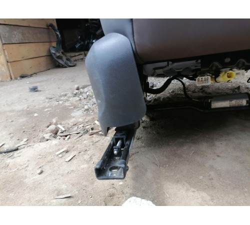 Сиденье переднее правое