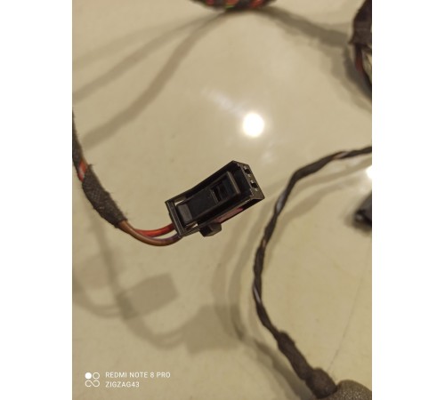 Электропроводка двери(передняя правая)