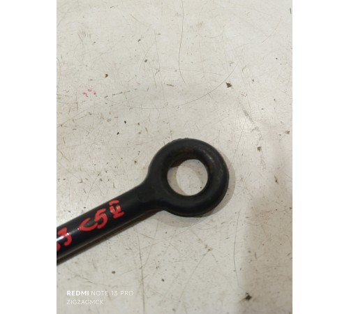 Крюк буксировочный