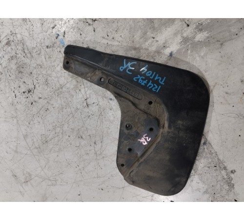 Брызговик задний правый