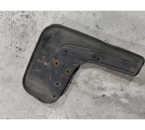 Брызговик задний правый