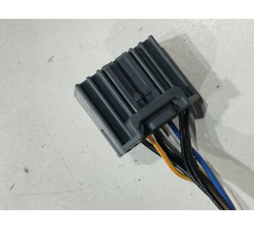 Боковое зеркало заднего вида (правое)