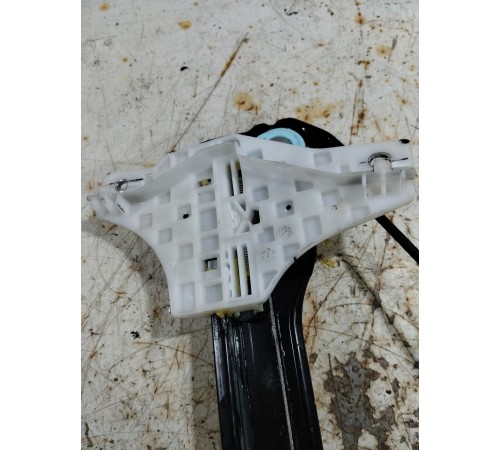 Стеклоподъемник задний правый