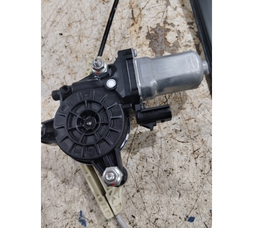 Стеклоподъемник задний правый