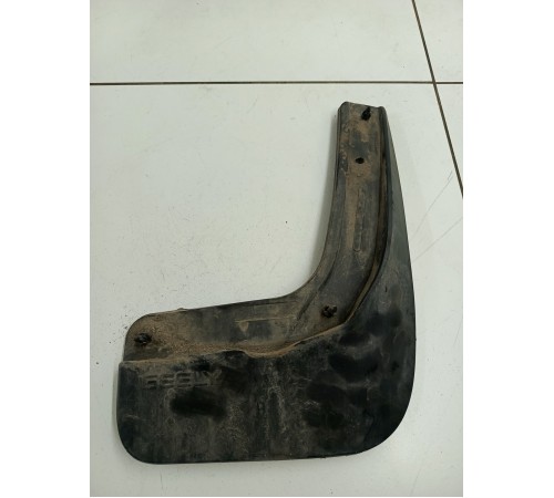 Брызговик задний правый