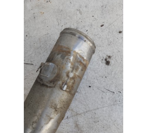 Трубка охлаждающей жидкости впускная