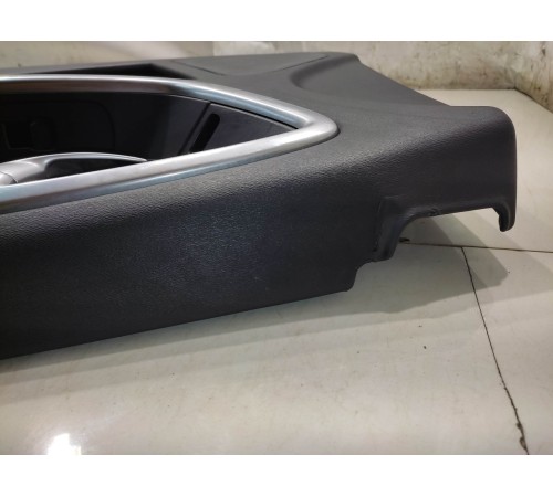 Обшивка двери (передняя, правая)