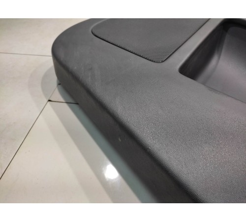 Обшивка двери (передняя, правая)