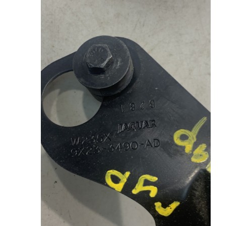 Кронштейн бачка гидроусилителя