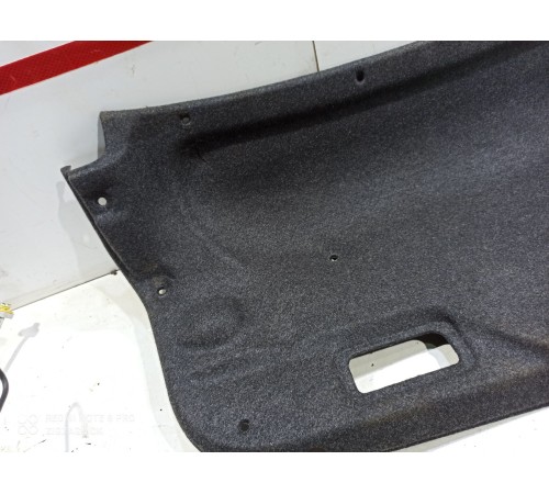 Обшивка крышки багажника