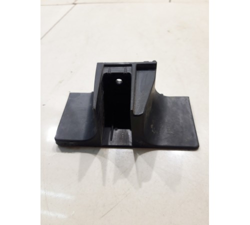 Кронштейн передний левый