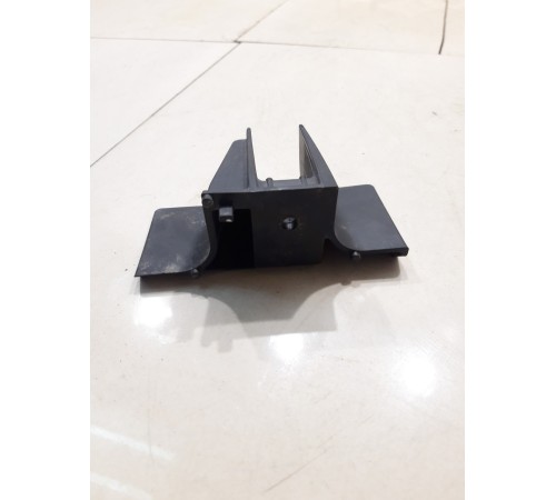 Кронштейн передний левый