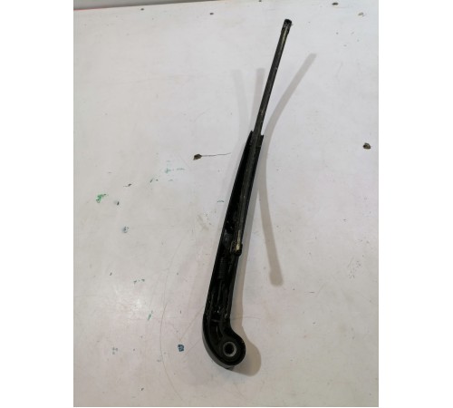 Поводок стеклоочистителя задний